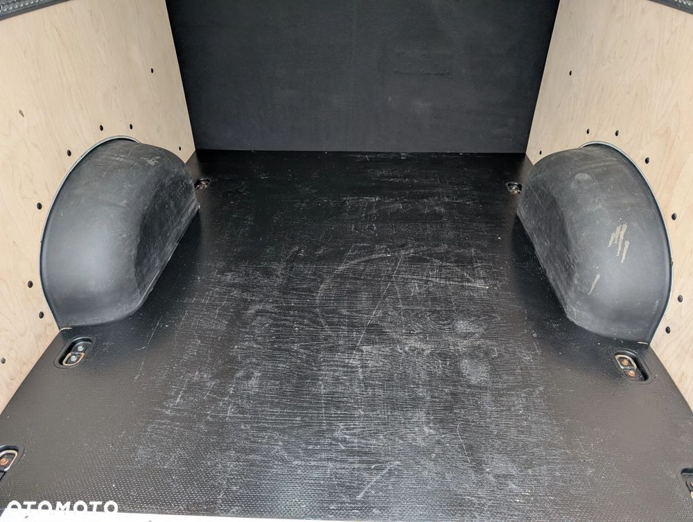 Volkswagen CRAFTER - 8