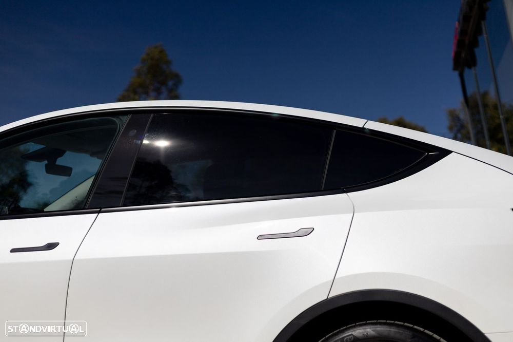 Tesla Model Y Standard RWD - 8