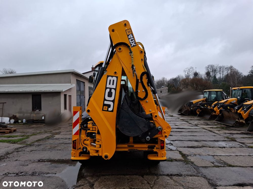 JCB 4CX - 8