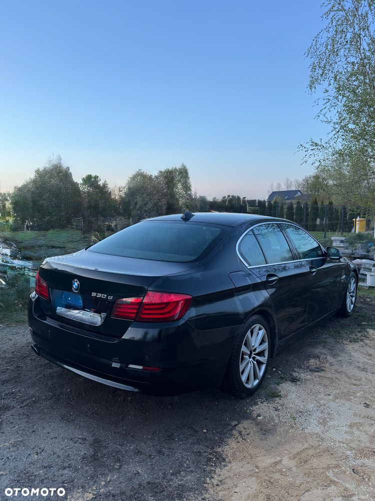 BMW Seria 5 530d xDrive - 6