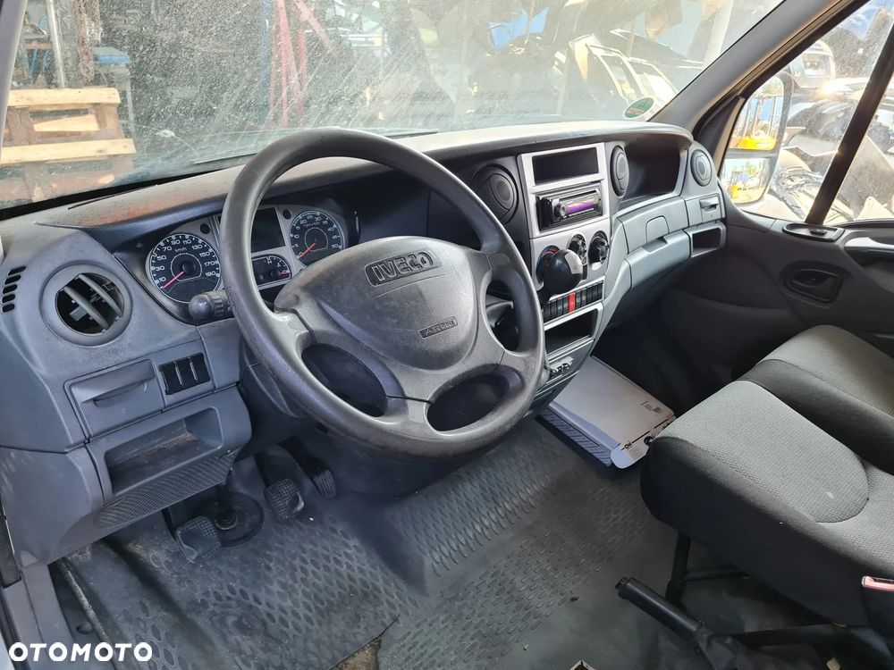 Iveco Daily IV blaszak przekładka pas przedni drzwi zderzak koła most wał maska lusterko karoseria części - 3