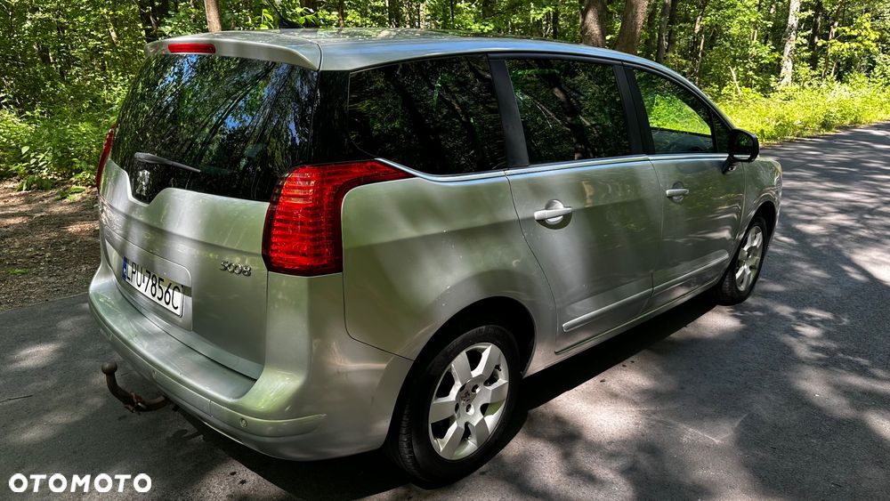 Peugeot 5008 1.6 THP Family 7os - 8