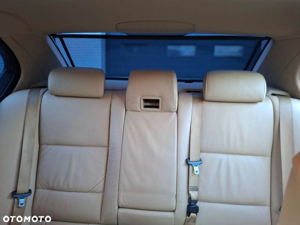 BMW Seria 5 525d - 11