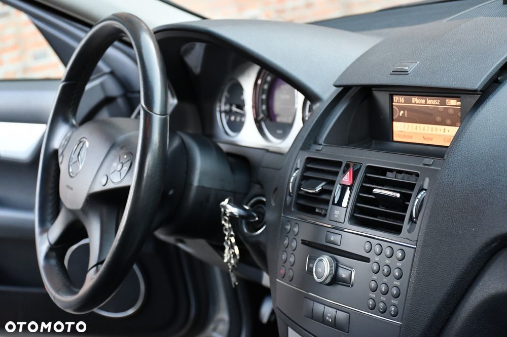 Mercedes-Benz Klasa C 220 CDI DPF Automatik Avantgarde - 19