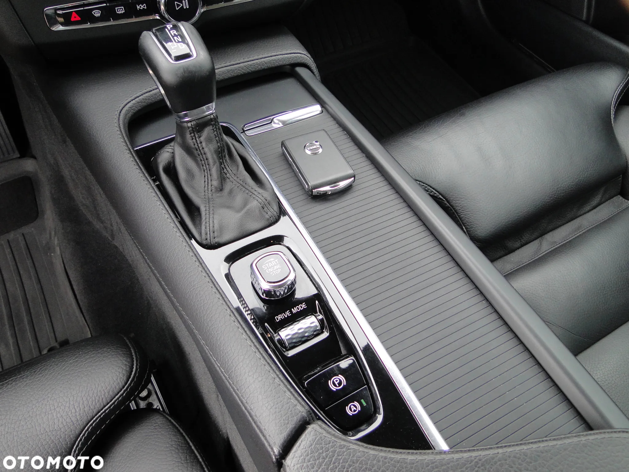 Volvo V90 D4 Momentum Pro - 35