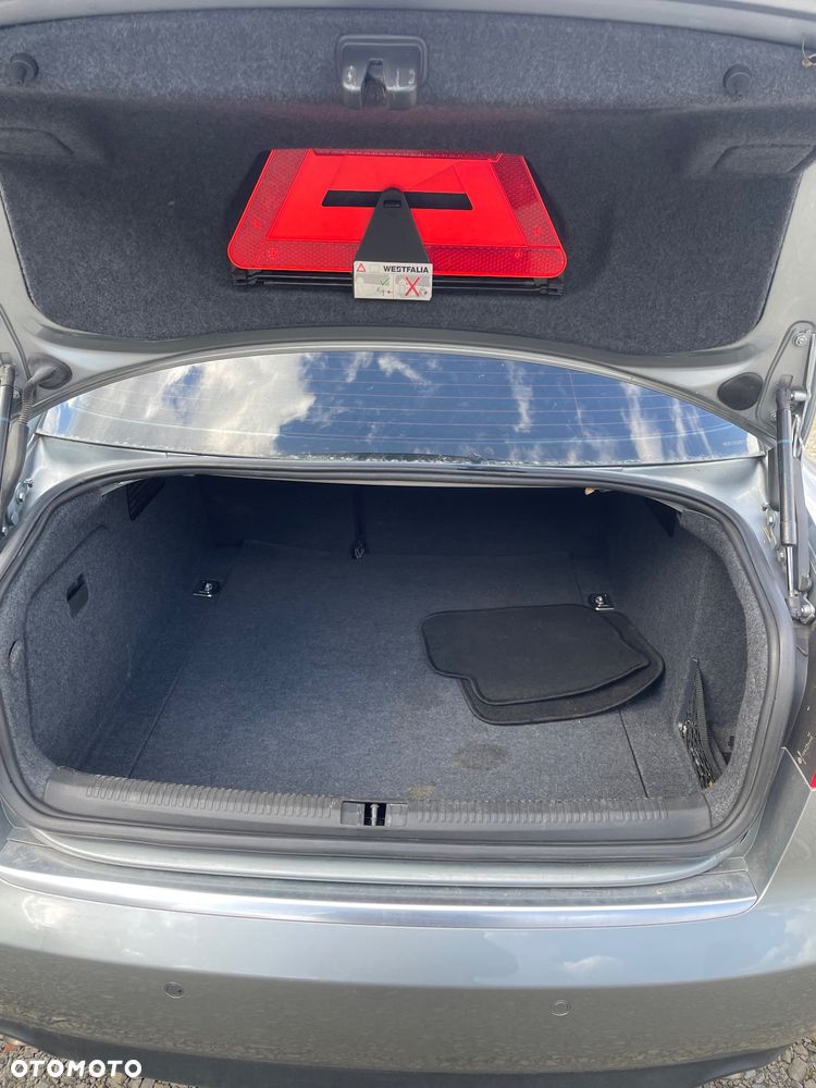 Audi A4 Limousine - 14