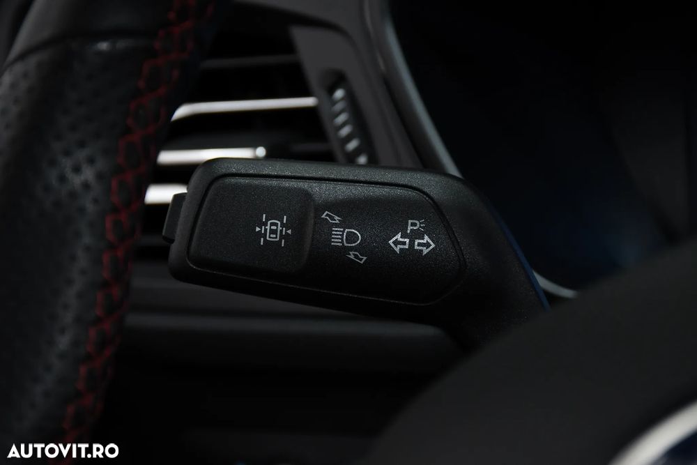 Ford Kuga 2.5 Duratec FHEV ST-LINE - 32