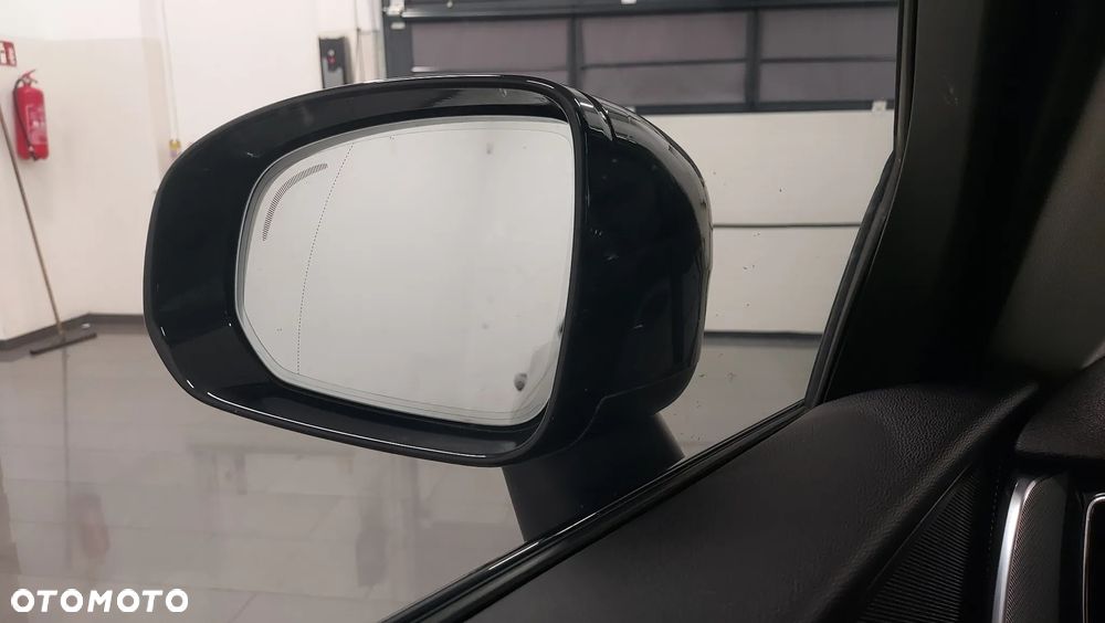 Volvo XC 60 B4 D Plus Dark - 21