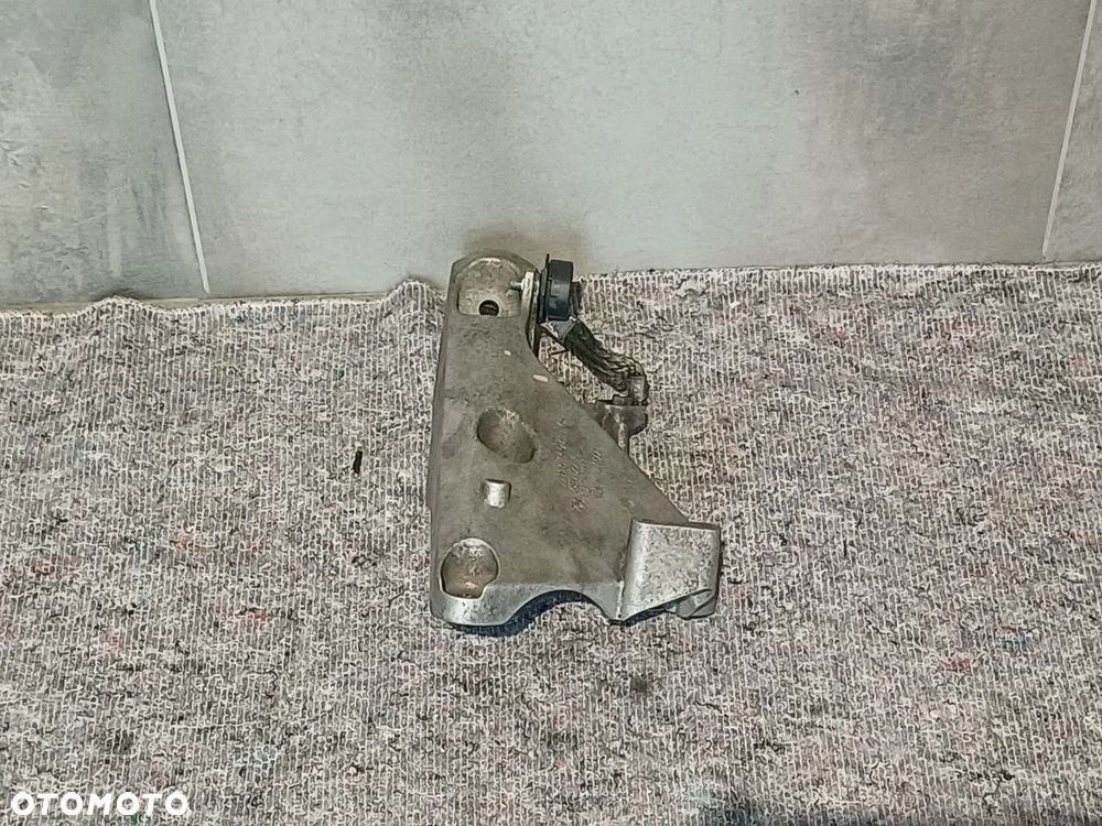 NR 16 Łapa silnika BMW X5 E70 3.0TDI 68572910 - 5