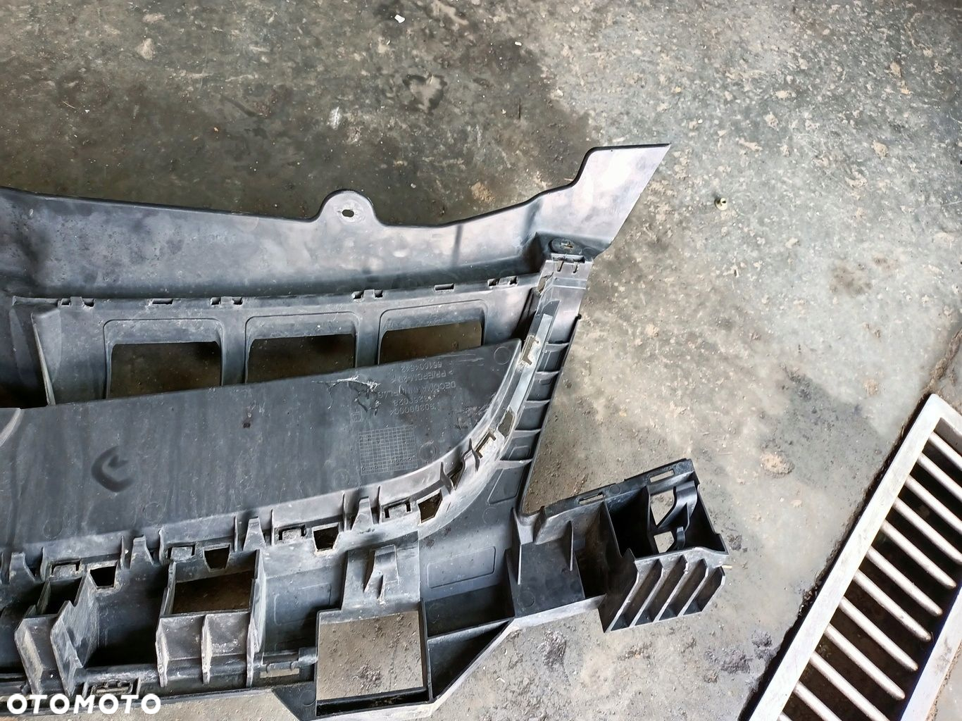 MOCOWANIE ATRAPY CHŁODNICY OPEL VECTRA C LIFT - 9