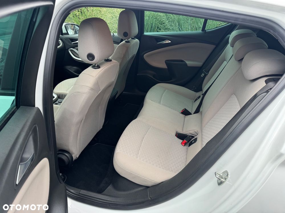 Opel Astra V 1.4 T Enjoy S&S - 10