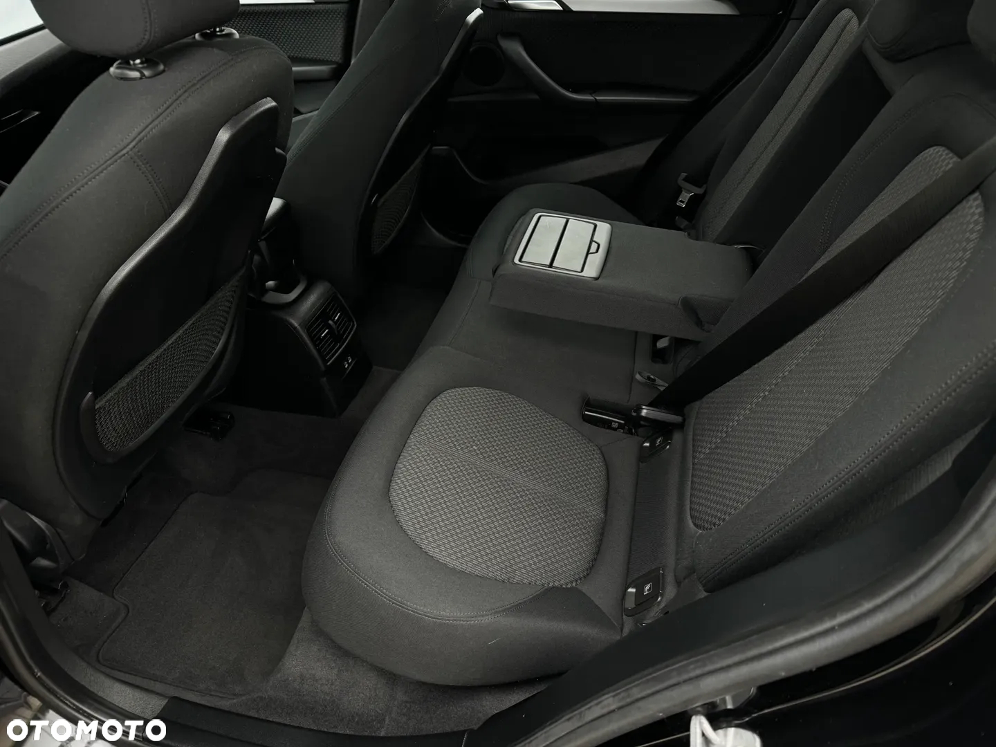 BMW X3 sDrive18d Business Edition - 24