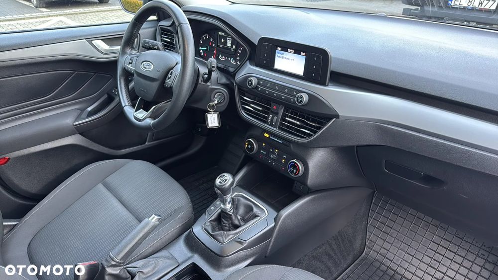 Ford Focus 1.0 EcoBoost Trend - 22