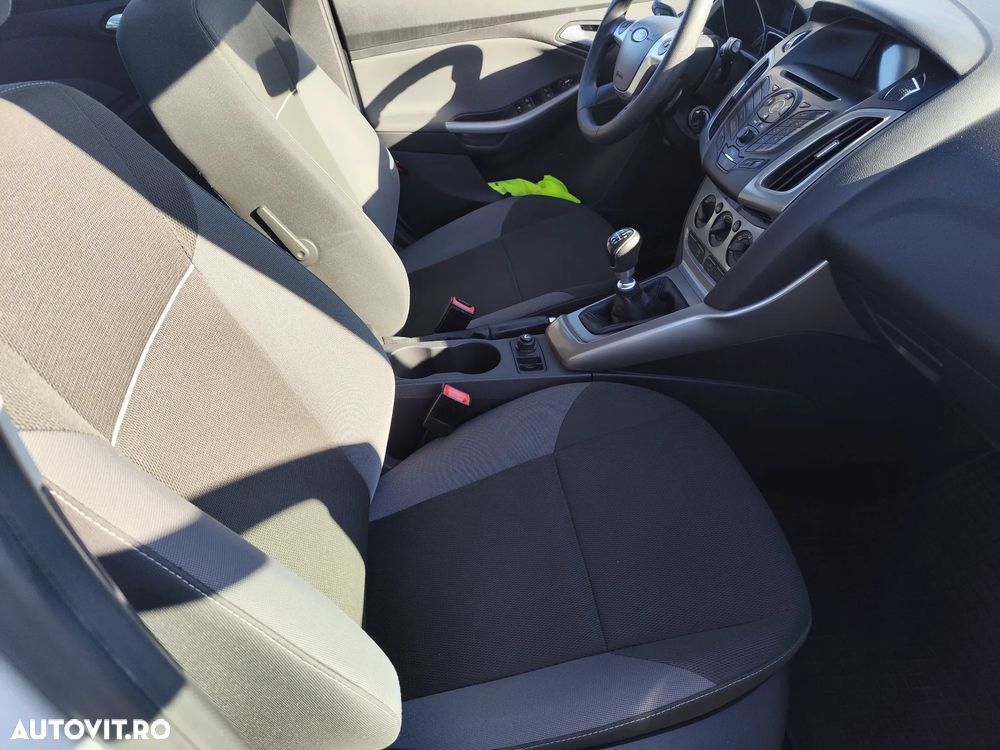 Ford Focus 1.6 TDCi DPF Champions Edition - 5