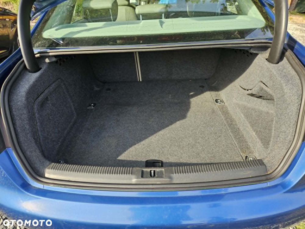 Audi A4 Limousine - 18