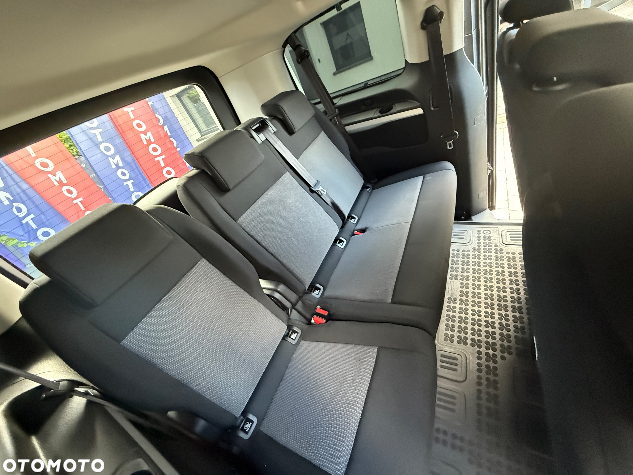 Peugeot Traveller 2.0 BlueHDi Standard Active - 20