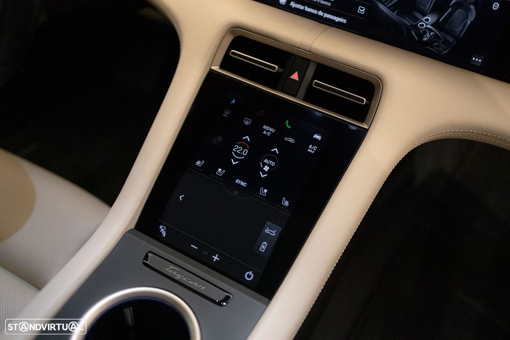 Porsche Taycan Turbo - 26