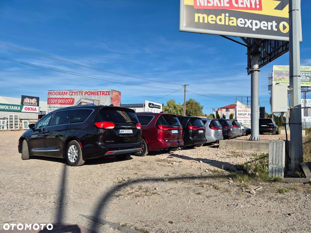 Chrysler Pacifica - 21