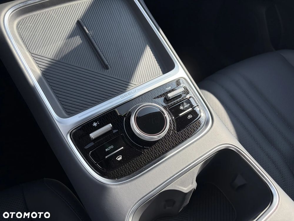 Geely Starray EM-i 1.5 PHEV Pro DHT - 19