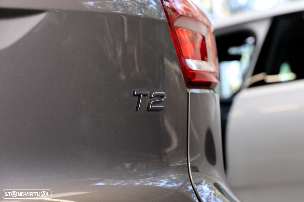 Volvo XC 40 1.5 T2 Momentum Plus - 21