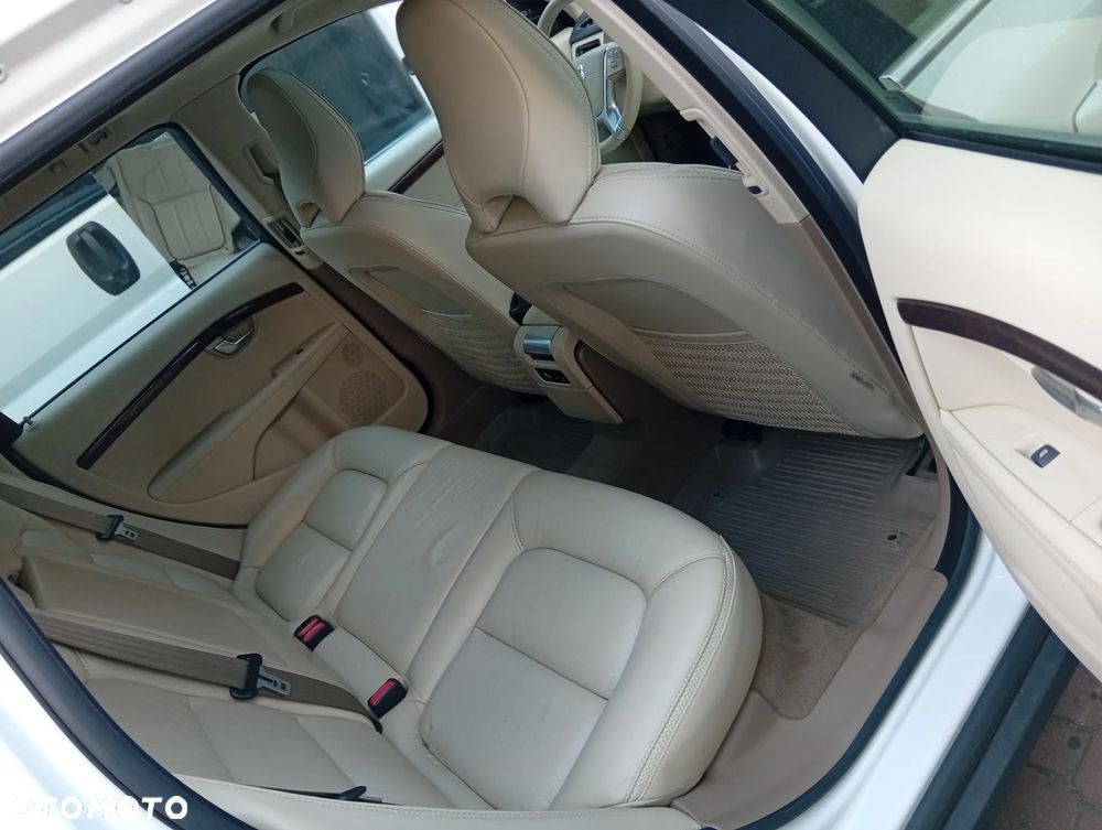 Volvo XC 70 - 8