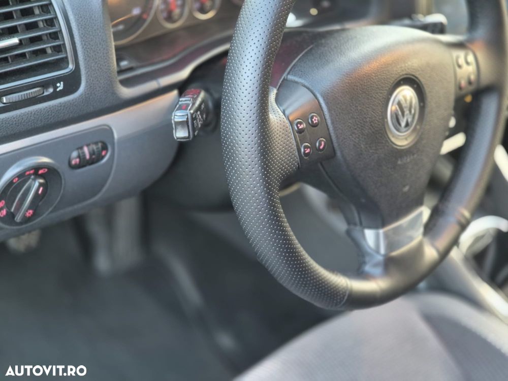 Volkswagen Golf 2.0 TDI Comfortline - 8