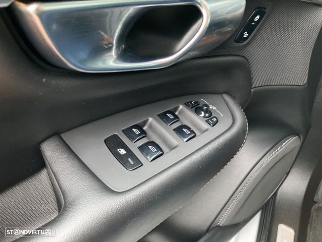 Volvo XC 90 T8 AWD Twin Engine Geartronic RDesign - 35