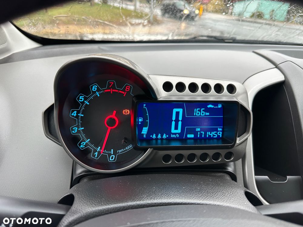 Chevrolet Aveo 1.2 LT+ - 23