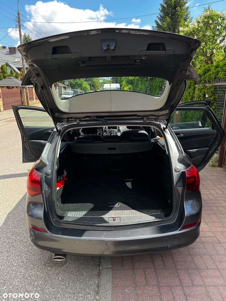 Opel Astra 1.4 T Cosmo - 11