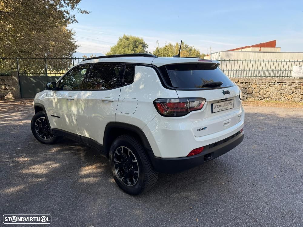 Jeep Compass 1.3 T-GDI 4xe PLUG-IN HYBRID Auto First Edition Urban - 5