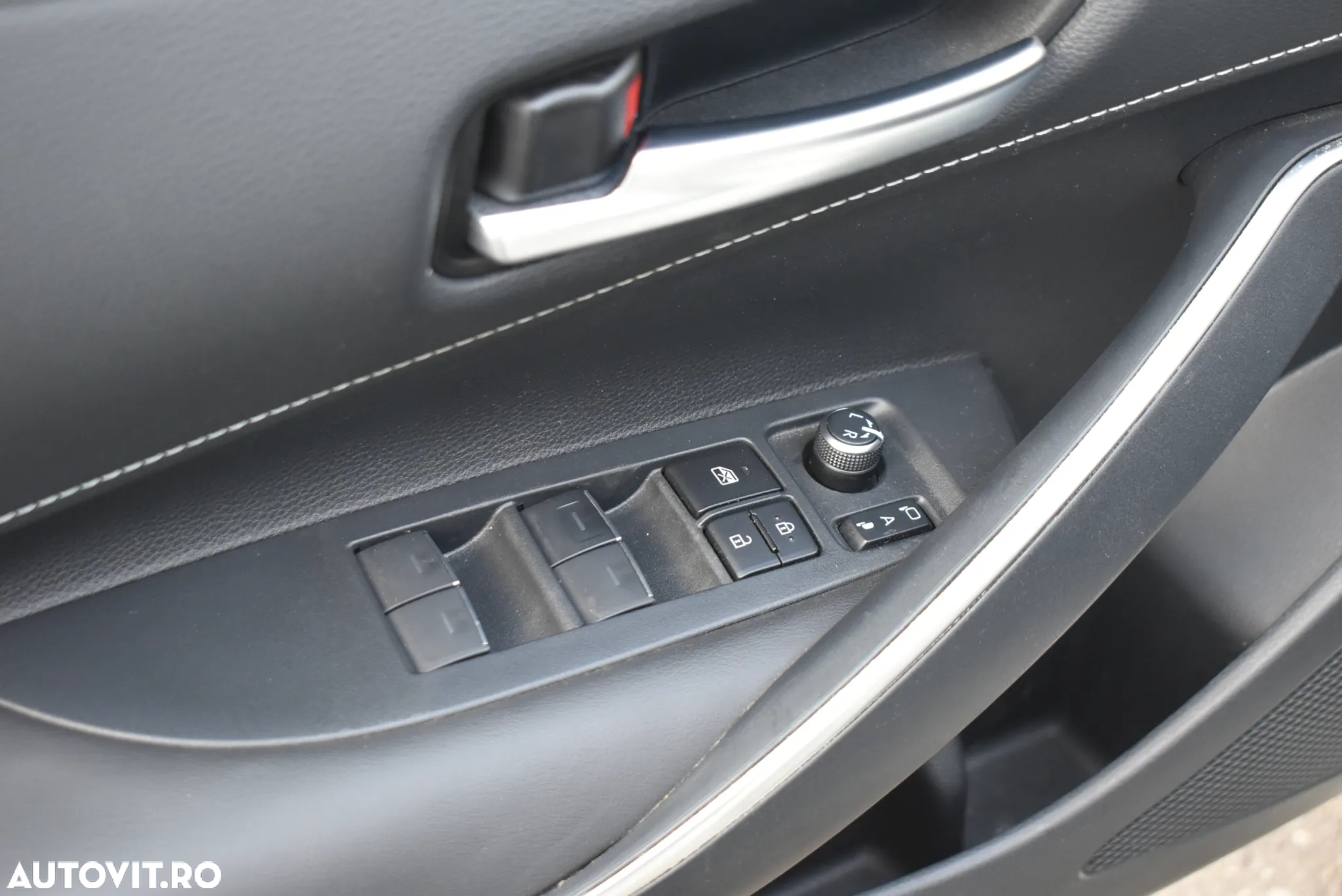 Toyota Corolla 1.8 Hybrid Comfort - 17