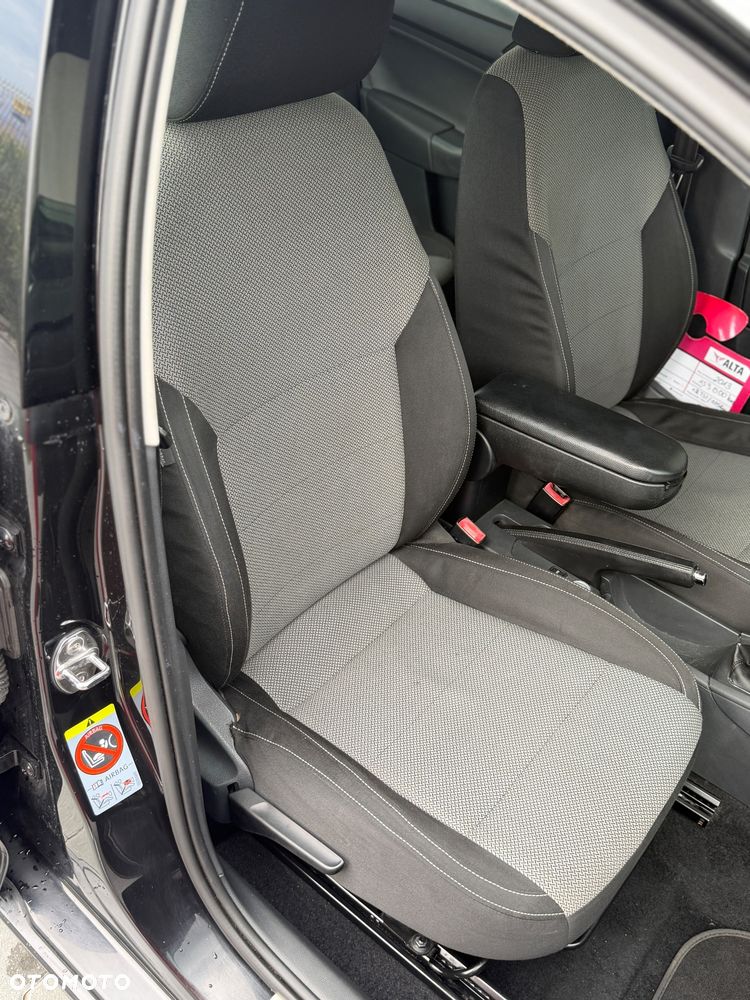 Skoda RAPID 1.2 TSI Active - 24