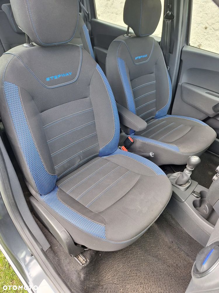 Dacia Lodgy 1.5 Blue dCi Stepway S&S - 11