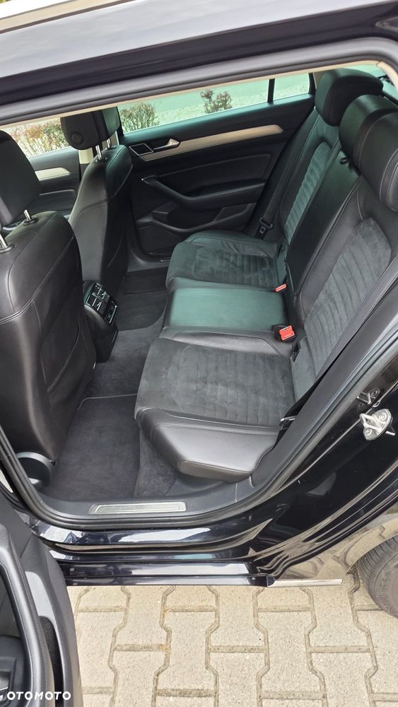 Volkswagen Passat 2.0 TDI (BlueMotion Technology) Highline - 24
