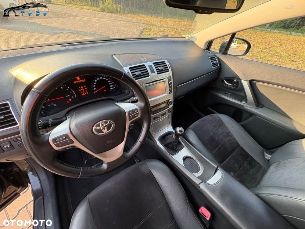 Toyota Avensis Touring Sports 1.8 Executive - 20
