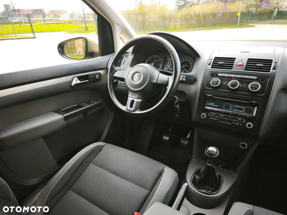 Volkswagen Touran 1.6 TDI DPF BlueMotion Technology Comfortline - 15