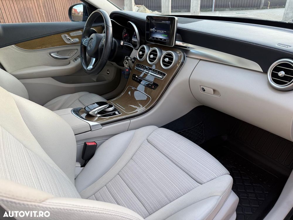 Mercedes-Benz C - 4