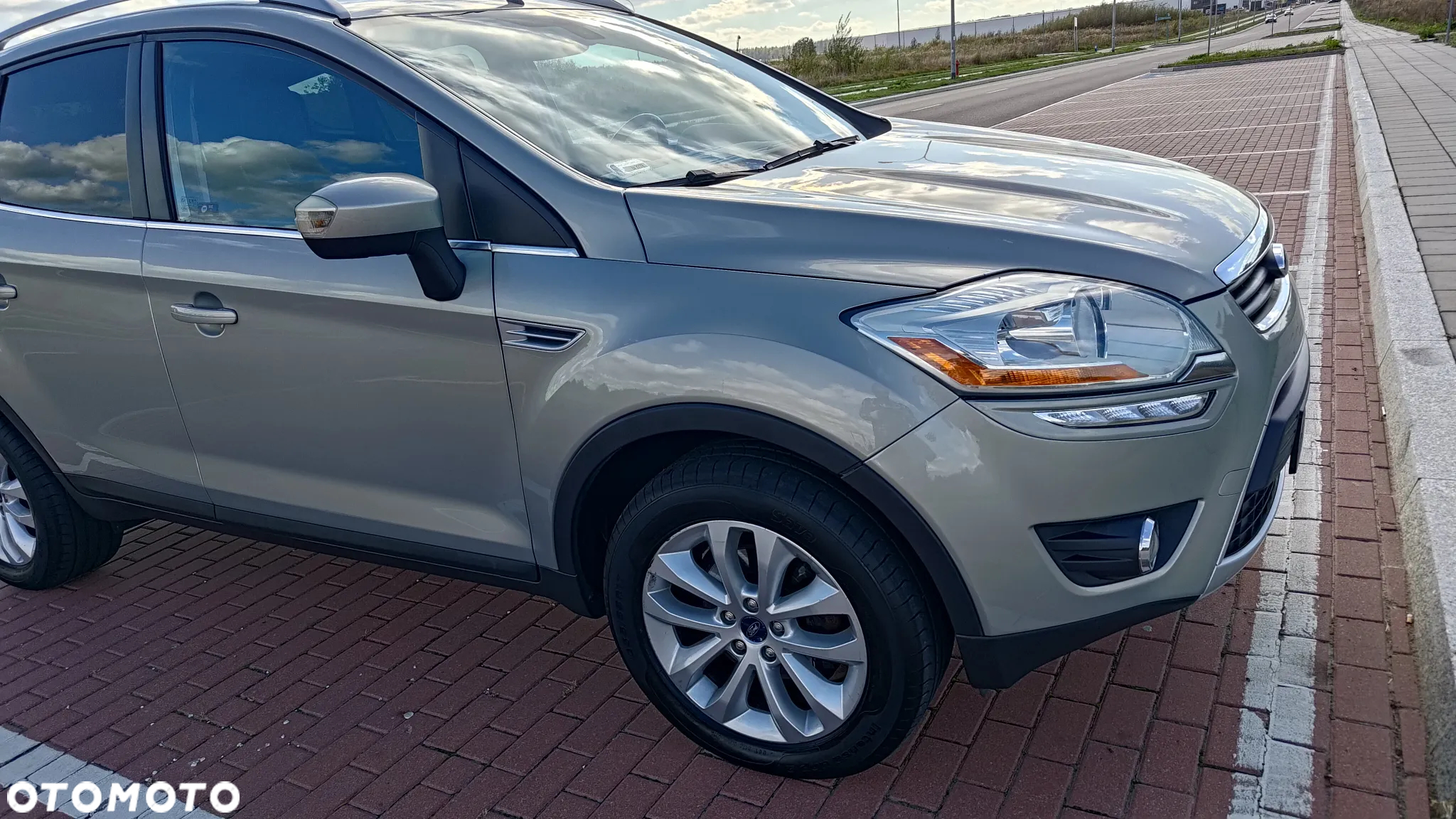 Ford Kuga 2.0 TDCi Titanium FWD - 13