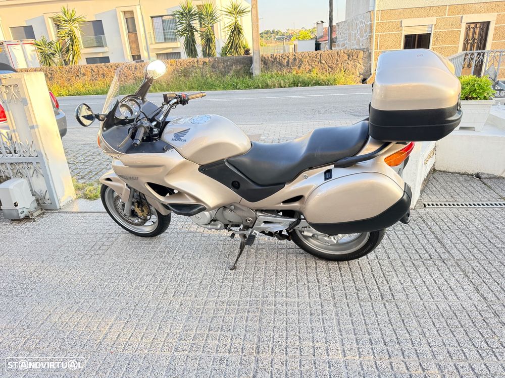 Honda Deauville NT 650 - 9