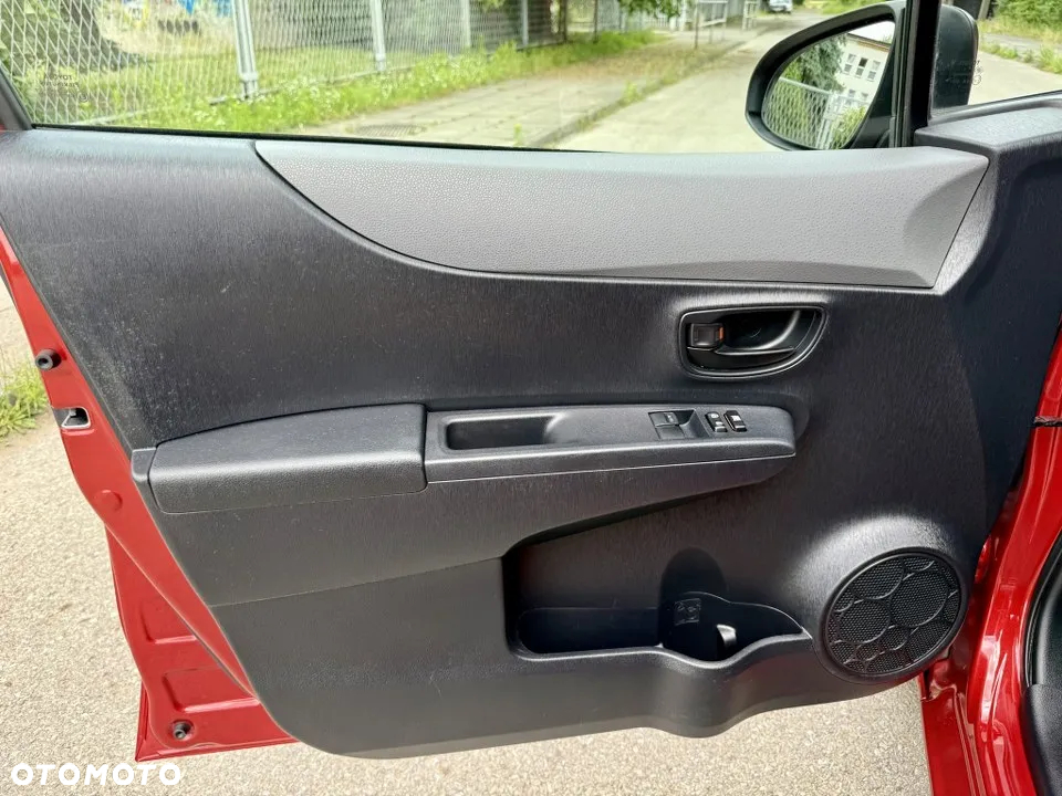 Toyota Yaris 1.33 Premium EU6 - 18