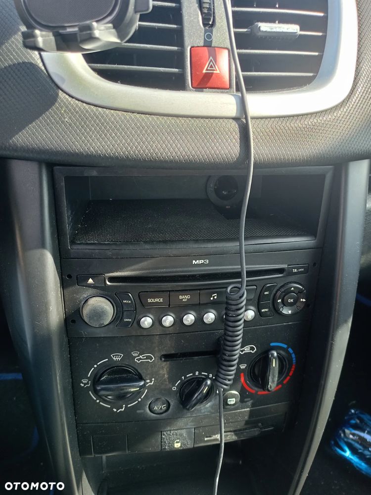 Peugeot 207 - 13
