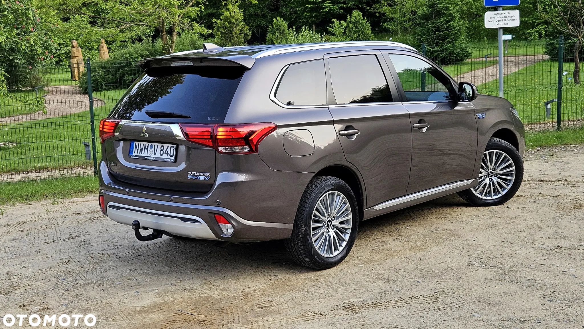 Mitsubishi Outlander PHEV Intense + - 16