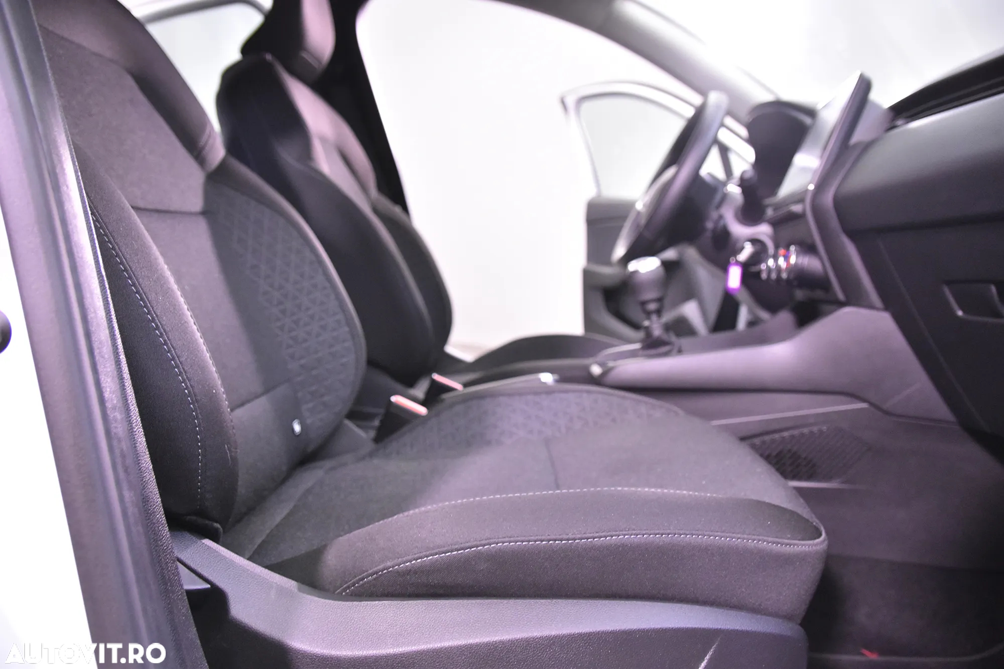 Renault Clio - 11