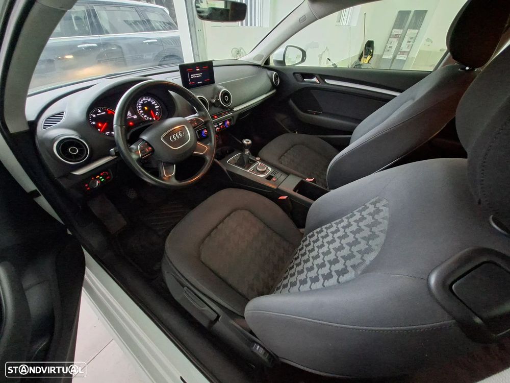 Audi A3 1.6 TDI Advance Ultra - 6