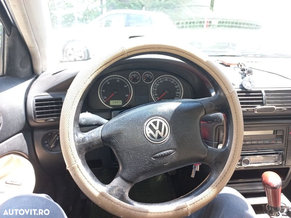 Volkswagen Passat 1.9TDI Highline - 21