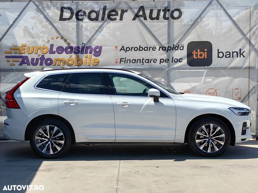 Volvo XC 60 B4 MHEV AT8 AWD Momentum Pro - 11
