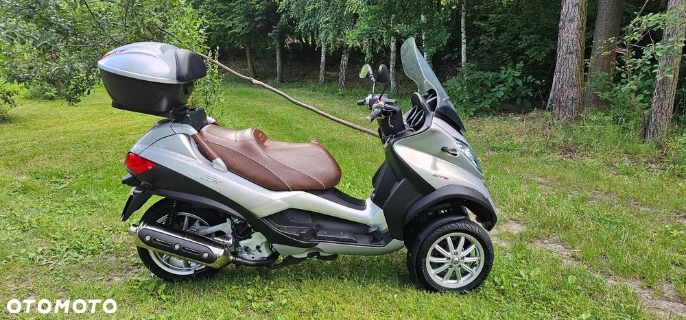 Piaggio MP-3 - 6