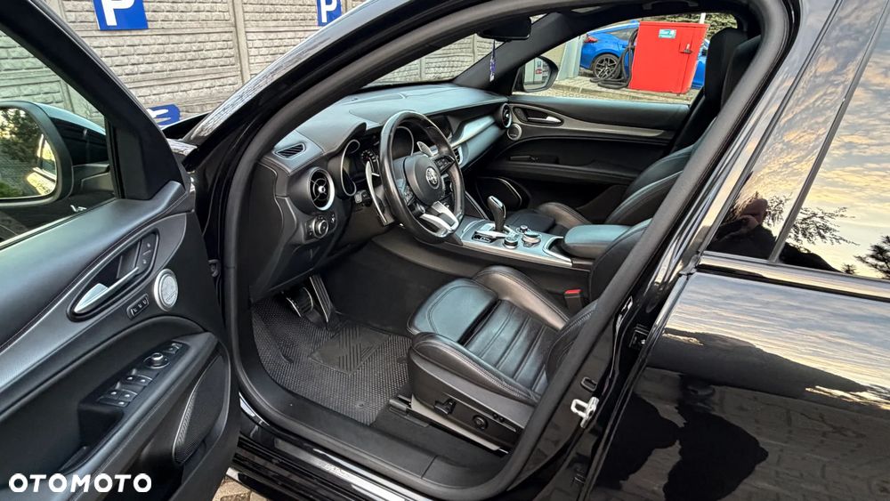 Alfa Romeo Stelvio 2.0 Turbo Veloce Q4 - 12
