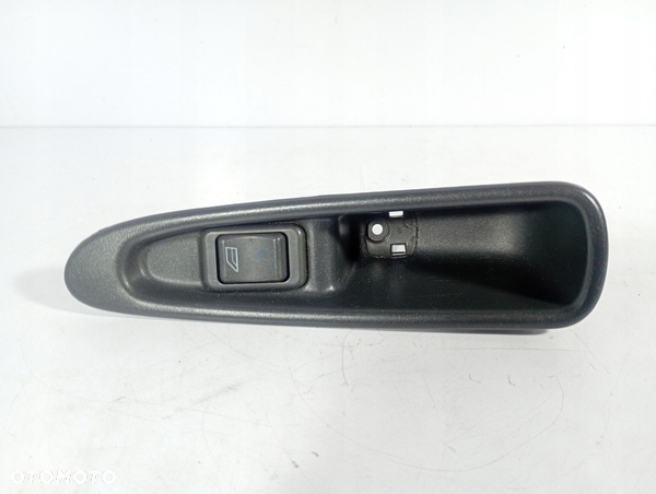 Volvo V40 95-04 WŁĄCZNIK PRZEŁĄCZNIK STEROWANIE PANEL SZYBY PRAWY PRZEDNI
