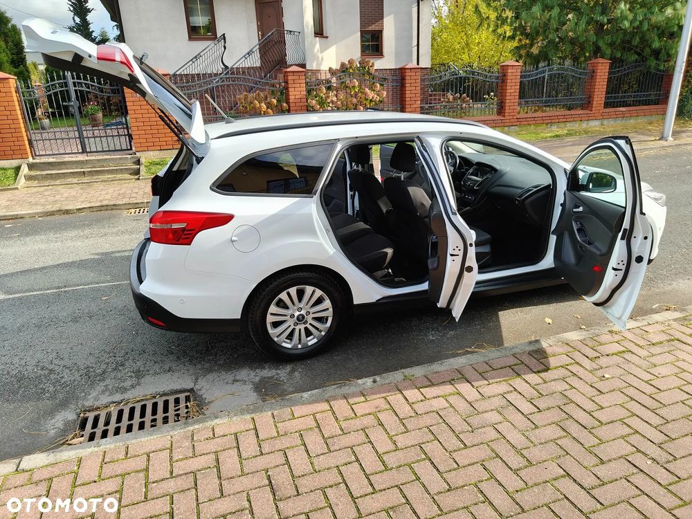 Ford Focus SW 1.5 EcoBoost S&S ACTIVE - 13